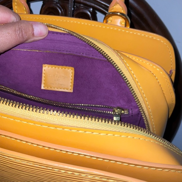Louis Vuitton Triana Epi yellow - Picture 2 of 7